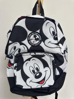 新品未使用 ディズニーストア ミッキー 総柄 リュックのサムネイル