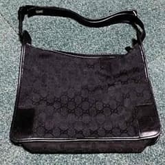 GUCCI ワンショルダーバッグ 黒 GG 中古のサムネイル
