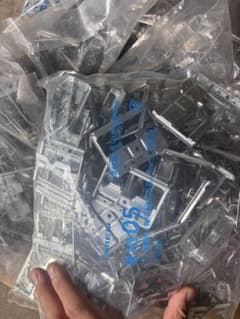 KMEW ケイミュー B1005 縦・横張り兼用留め金具 (5mm)（計13袋）のサムネイル