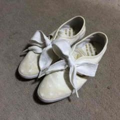 adidas スニーカーのサムネイル