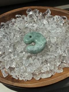 糸魚川翡翠　飛竜型　勾玉のサムネイル