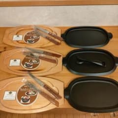 美品◆5組セット◆南部鉄器◆岩鋳IWACHUステーキ皿◆鉄板・木皿 岩鋳 IWACHU 南部鉄器 ステーキ皿 3組セット 南部盛岡 - メルカリ