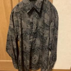 アメ村で購入した古着 Mサイズ 秋服 柄シャツのサムネイル
