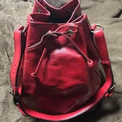 ルイヴィトン エピ ノエ 赤のサムネイル