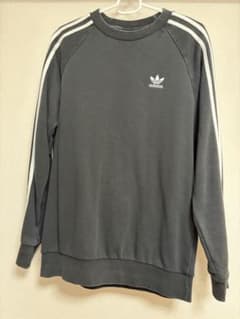 adidas トレーナーのサムネイル