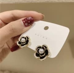 フラワーパールピアスのサムネイル