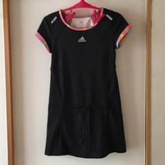 adidasのサムネイル