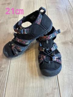 KEEN キッズ サンダル 花柄 ブラック　21㎝のサムネイル