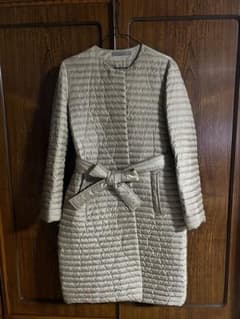 theory luxe ノーカラー ダウンコート ベージュのサムネイル