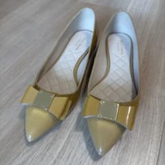COLE HAAN パンプス フラットシューズ ベージュ系　雨OKのサムネイル