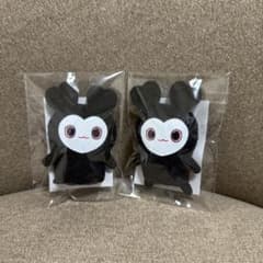 最終値下げ】TWICE ラブリー 黒 国立競技場 指人形 2セット - メルカリ