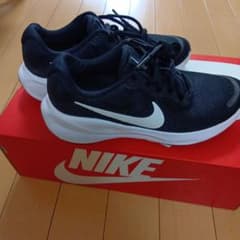 値下げしました！！NIKE ブラック/ホワイト スニーカー22.5cmのサムネイル