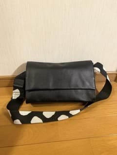 ear PAPILLONNER/《本革/470g》ワイドテープショルダーバッグのサムネイル