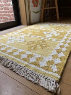 手織りウールキリムラグ 63×96cm マスタードイエロー×オフホワイト 新品のサムネイル