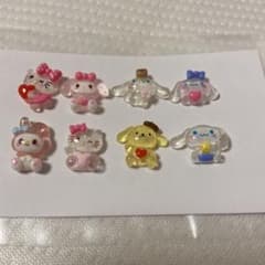 【みきさま専用】サンリオネイルパーツ8個のサムネイル