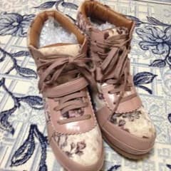L'EST ROSE  新品 ハイカットスニーカーのサムネイル