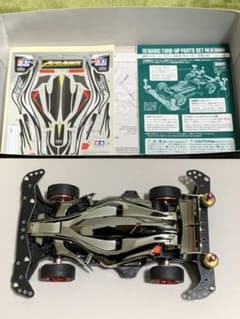 タミヤ ミニ四駆 エアロアバンテ ブラックメタリック オプションパーツ装着のサムネイル