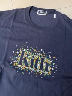 美品】Kith Meadow Serif Tee Tシャツ - メルカリ