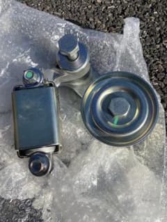 日野純正新品⭐︎プロフィア他、E13C用ファンベルトオートテンショナー