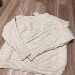 ショルダーカット　トップスのサムネイル