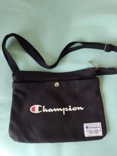 Champion ショルダーバッグ ブラック サコッシュのサムネイル