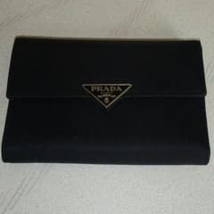 PRADA 三つ折り財布のサムネイル