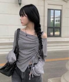 anyonemore ワンオフショルダーギャザーリボン長袖Ｔシャツのサムネイル