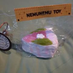 NEMUNEMU TOY ミルクレープ風スクイーズのサムネイル