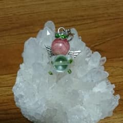天然石で作った天使のチャームです。のサムネイル