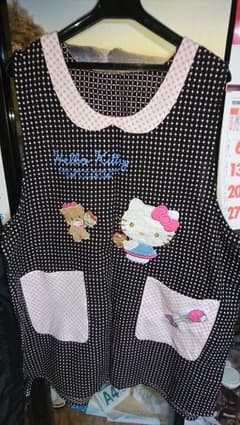 キティちゃんエプロンですのサムネイル