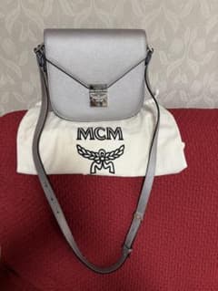 MCM シルバー レザーショルダーバッグのサムネイル
