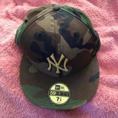 ☆NEW ERA 7 1/2 迷彩柄キャップ☆のサムネイル