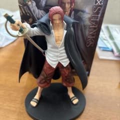ワンピース シャンクス フィギュアのサムネイル