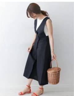 リネンVネックジャンパースカート　URBAN RESEARCH DOORSのサムネイル