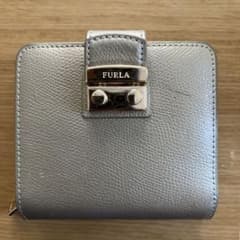 フルラ　財布　二つ折り財布のサムネイル
