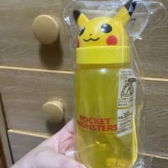 ピカチュウ　水筒のサムネイル