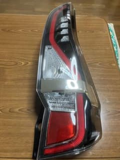 日産　Ｃ２７セレナ後期テールランプのサムネイル