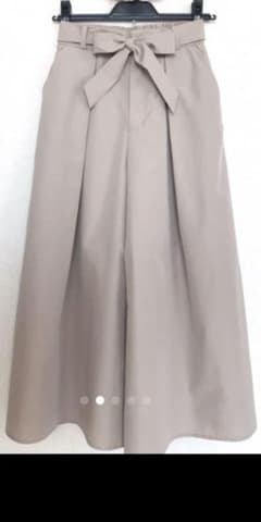 再値下げ。BEAMS ワイドパンツのサムネイル
