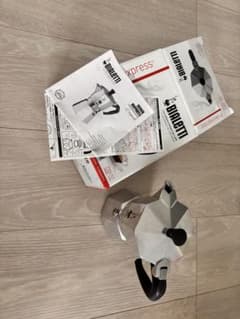 Bialetti Moka Express 直火式エスプレッソメーカーのサムネイル