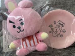 ファミマ1番くじ　BT21Diner COOKYぬいぐるみセットのサムネイル