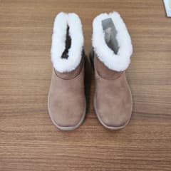 ベージュ スエード ムートンブーツのサムネイル