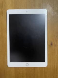 Apple iPad 第6世代128GB Wi-Fi シルバー 本体 - メルカリ