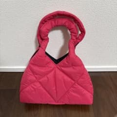 ピンク キルティングハンドバッグのサムネイル