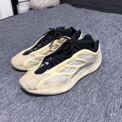 adidas YEEZY 700 V3 Azael スニーカーのサムネイル