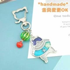 ハンドメイド 浮き輪猫① キーホルダー ハチワレ レジンアクセサリー