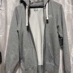 THE NORTH FACE グレー フードパーカーのサムネイル