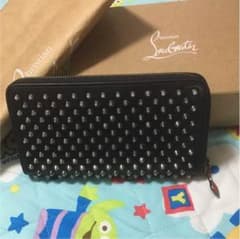 Christian  Louboutinのサムネイル
