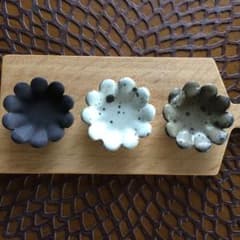 GEORGE☺︎♡さま専用です。石川 裕信 さん   輪花 豆皿のサムネイル