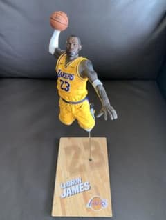 レブロンLeBron James 2k19 マクファーレン フィギュア - メルカリ