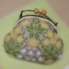 ハンドメイド がま口ポーチ 花柄 ベージュのサムネイル